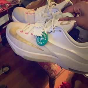 Slightly worn kd  7 StockX aunt pearls